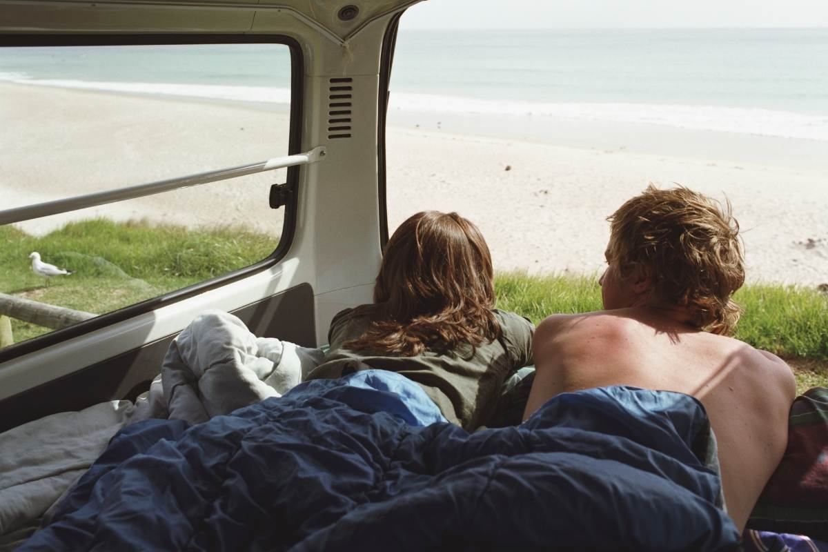 Coucher de soleil sur un van en Écosse